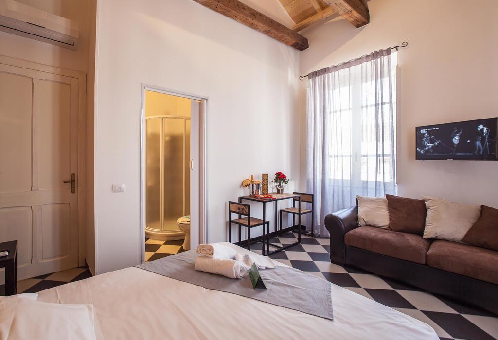 Mani Rooms Cagliari Luaran gambar